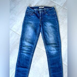 Levi’s Strauss & Co. women jeans. Size 27. - 535 super skinny. Color blue.